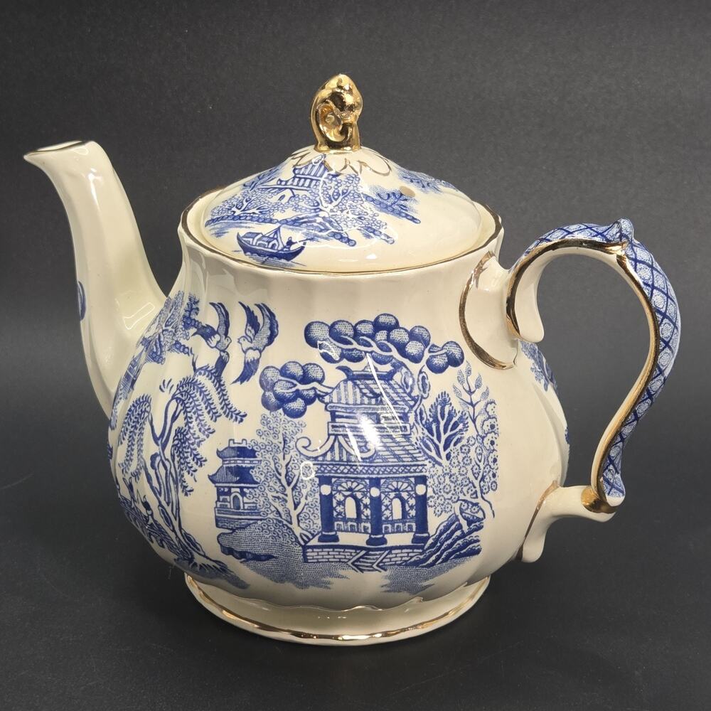 Sadler Teapot Made In England 2 Cups 14 Oz. 1930s - 1950s Excellent Condition